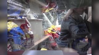 Продавщица магазина трахается с покупателем